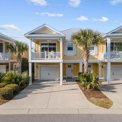 Golfer's Townhome | Resort Pools, Hot Tubs, Pets OK