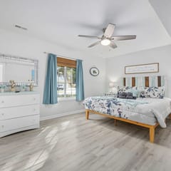 Golfer's Bungalow | Cozy, Fireplace, Pets Welcome