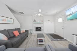 Golfer's Bungalow | Cozy, Fireplace, Pets Welcome - Image 2