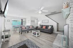 Golfer's Bungalow | Cozy, Fireplace, Pets Welcome - Image 4