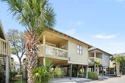 Golfer's Cozy Cottage | Quiet Retreat Near Beach - Image 2