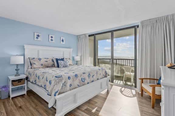 Beachfront Holiday Fun, Golf, Indoor Pool & Hot tub - Image 1