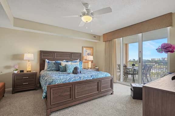 Holiday Getaway at Barefoot North Tower | Waterway Views & Resort Amenities - Image 1