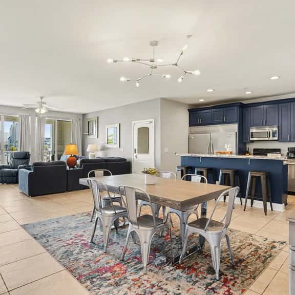Golf Trip, Perfect for the Holidays | 3BR Ensuites, Elevator, Beach - Image 1