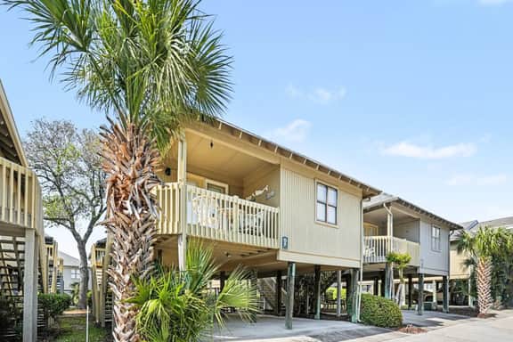 Golfer's Cozy Cottage | Quiet Retreat Near Beach - Image 2