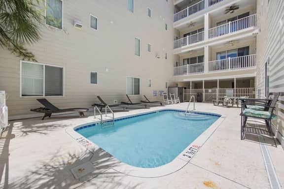 Golf Trip Villa | 3BR Ensuites, Elevator, Beach - Image 4