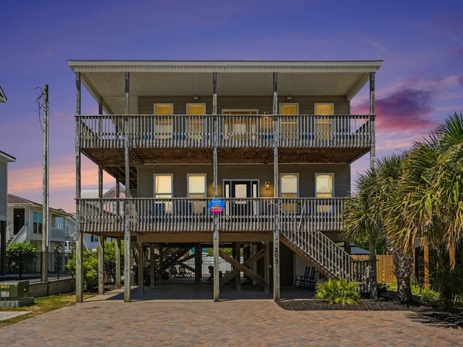 Golf Group Retreat | Sleeps 20, Pool, Beach Close